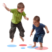 ילדים משחקים במשחקי רצפה